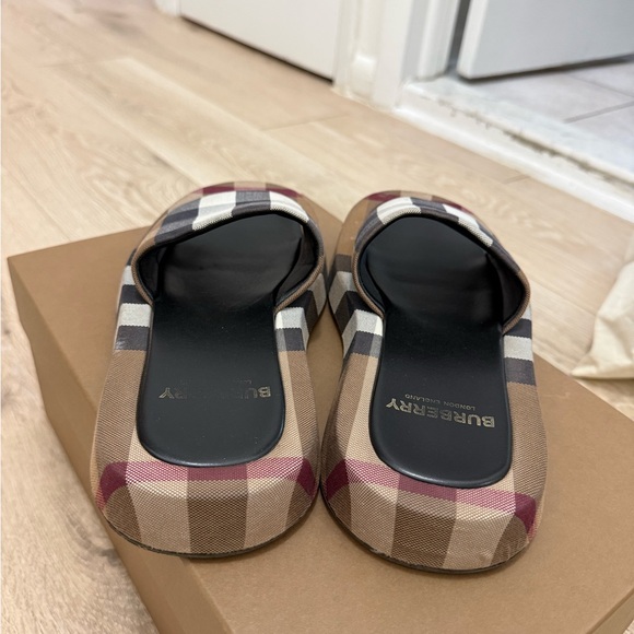 Burberry Tan Beige Black White Check Slide Sandals - Picture 2 of 6